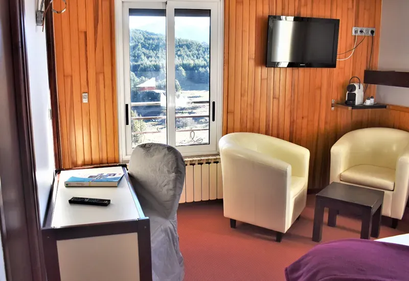 Chambre d'hôtel confortable à La Llagonne