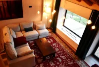 Salon luxueux à La Llagonne